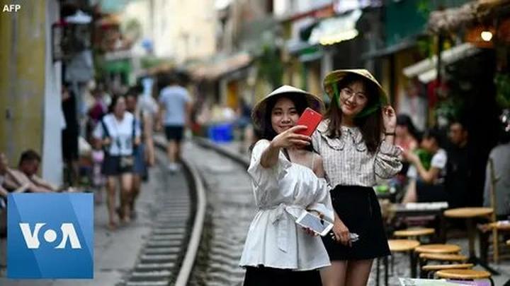 Hotspot Matrix và 2 kiểu áo hot nhất hè này: Giá chưa đến 100k mà giúp vóc dáng thon thả